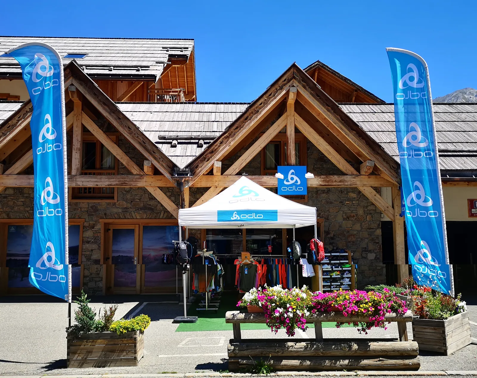 Fonds de Commerce Magasin de Sport en station de ski Internationale, Logement et Réserve - 2