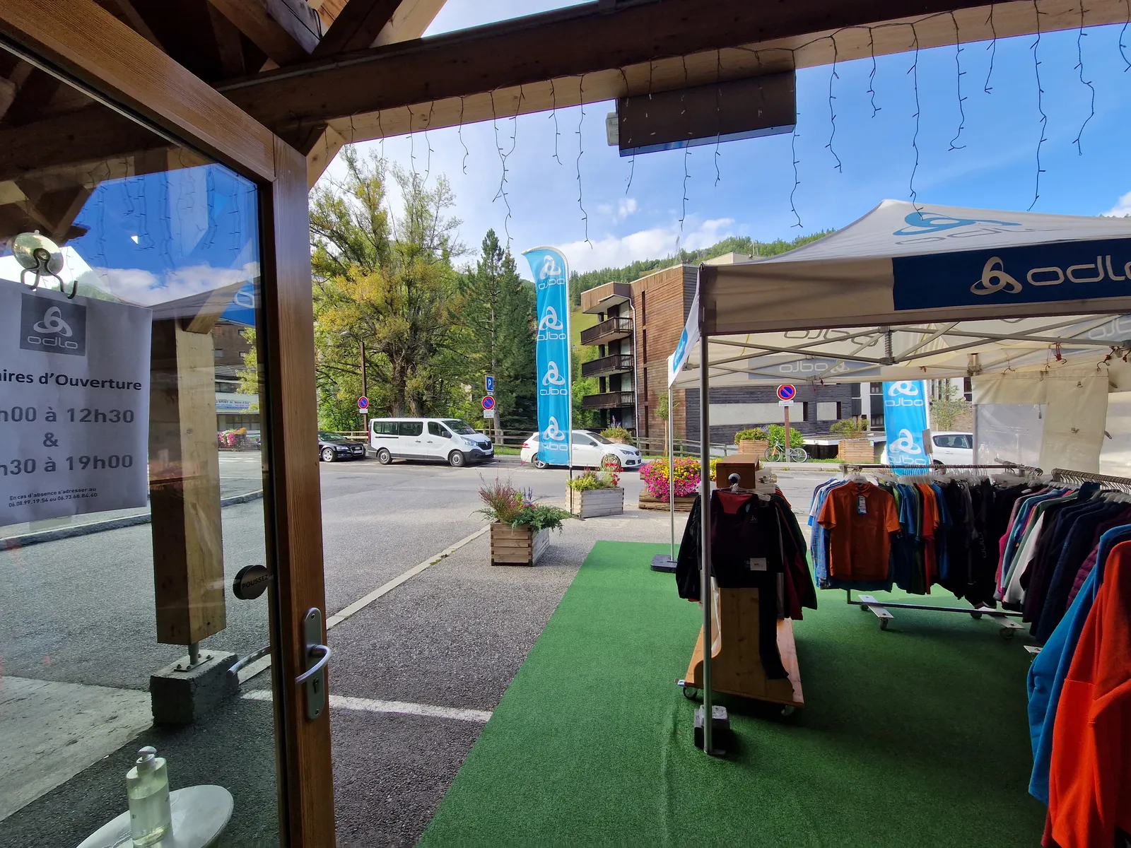 Fonds de Commerce Magasin de Sport en station de ski Internationale, Logement et Réserve - 5