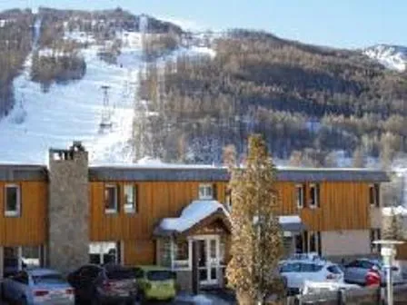 Hôtel 3*** - restaurant Station de Ski Internationale 41 chambres aux normes 3*** - 4