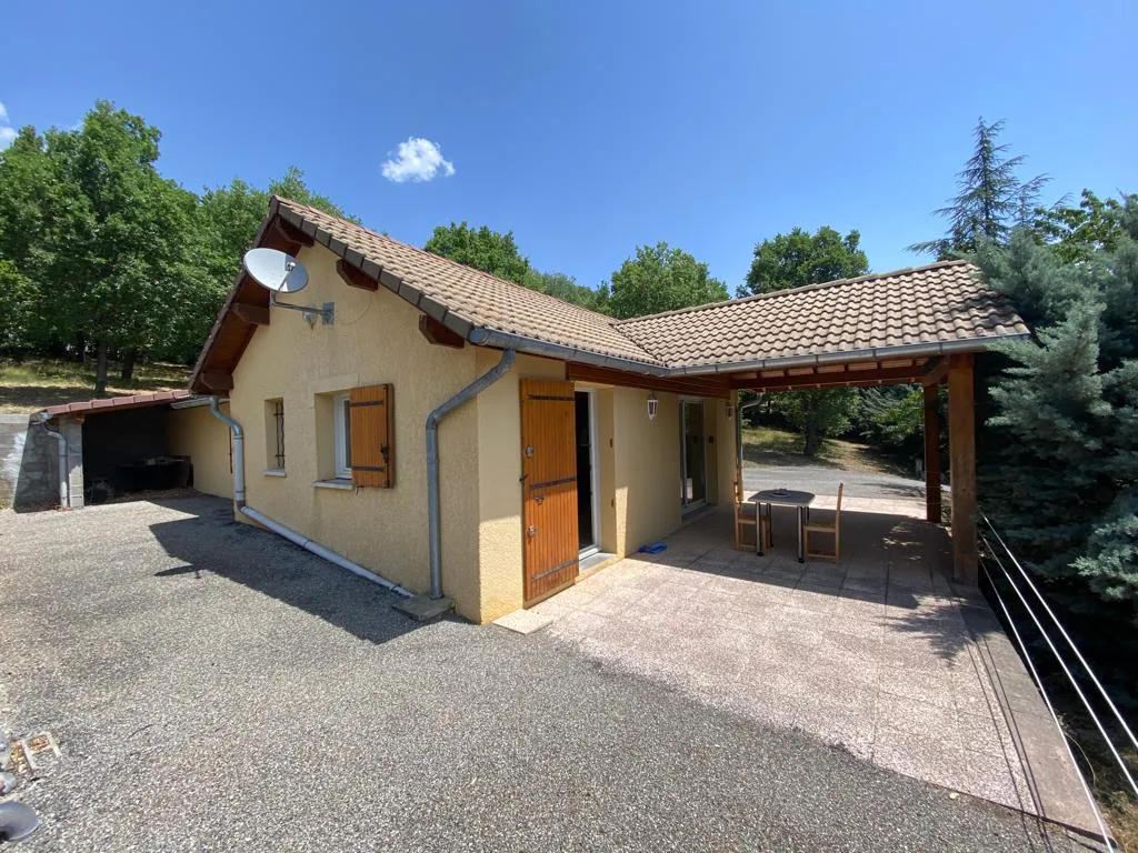 Très grande Propriété Vue Lac et Montagne avec 2 Maisons d'habitations ou Gîte, sur un très grand Terrain - 3