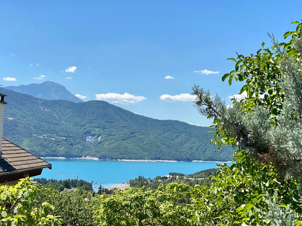 Très grande Propriété Vue Lac et Montagne avec 2 Maisons d'habitations ou Gîte, sur un très grand Terrain - 5