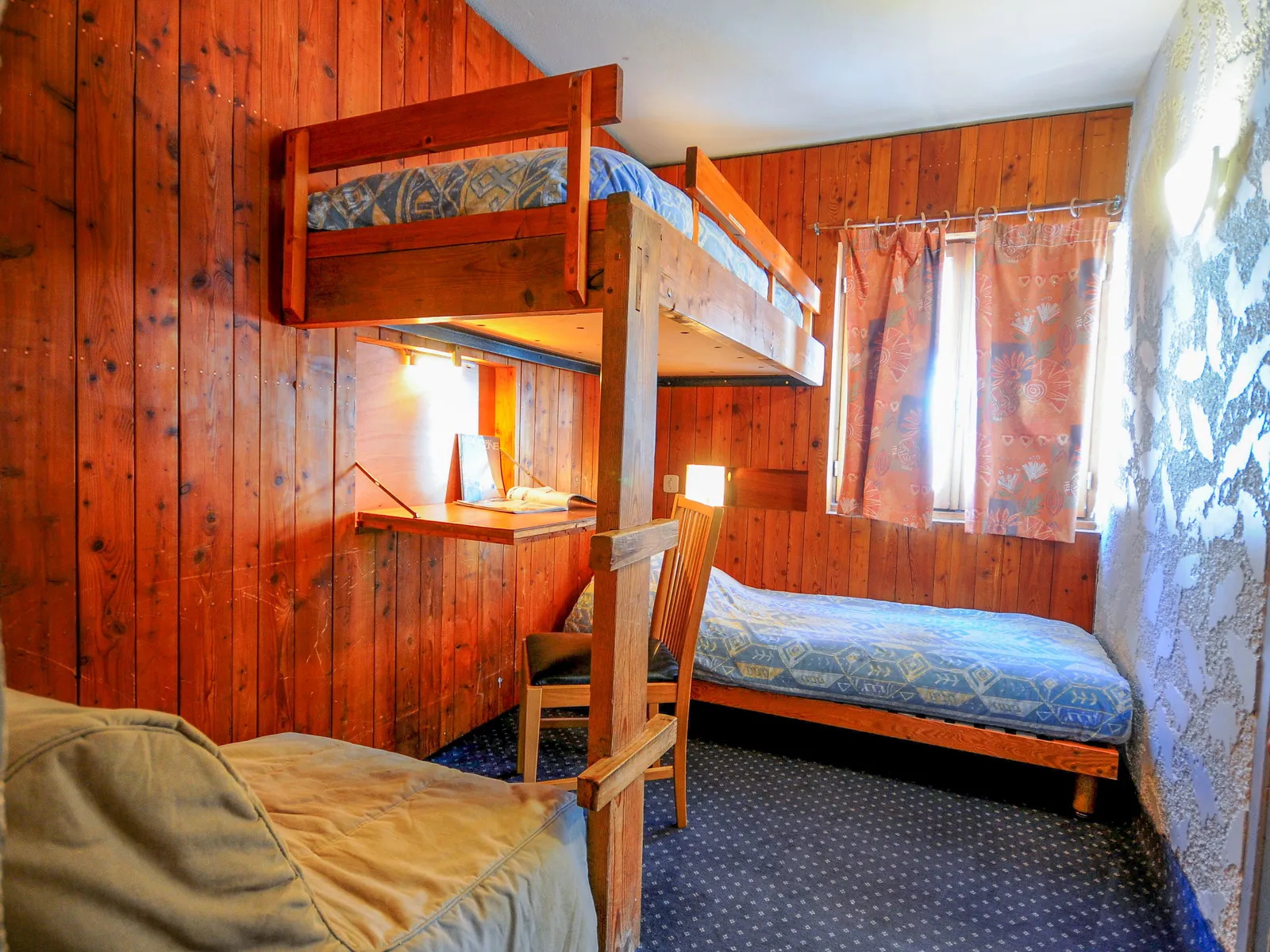 Opportunité exceptionnelle de posséder un hôtel avec terrasse sur les pistes, dans la station de ski de Vars - 3