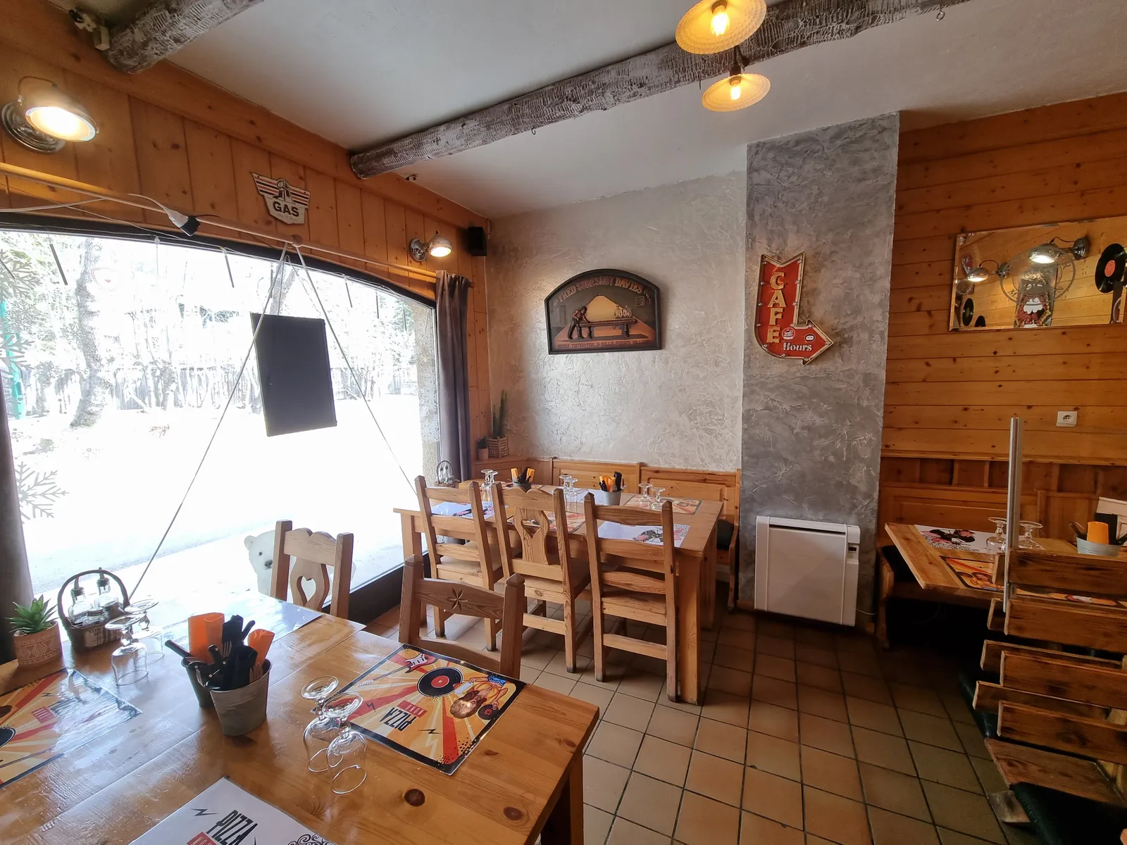 Fonds de commerce de restauration avec un très bon emplacement station Serre Chevalier, Le Monêtier-les-Bains