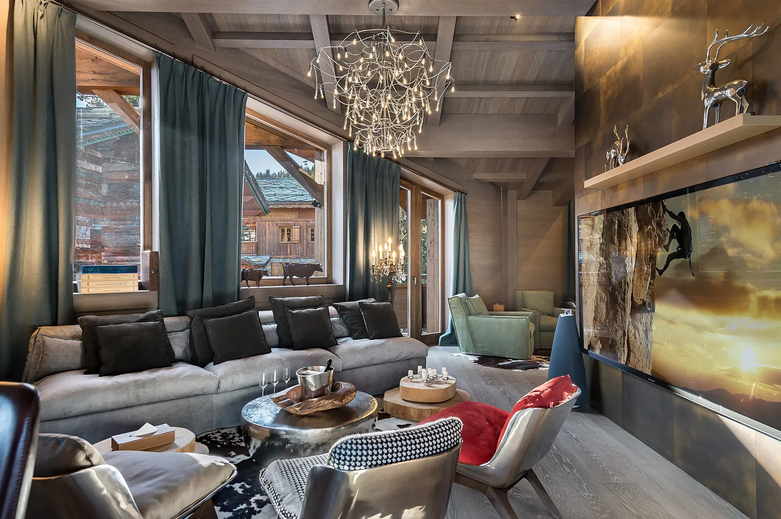 COURCHEVEL 1850 Chalet de Luxe Chalet de prestige situé sur la très convoitée station de ski de COUCHEVEL - 2