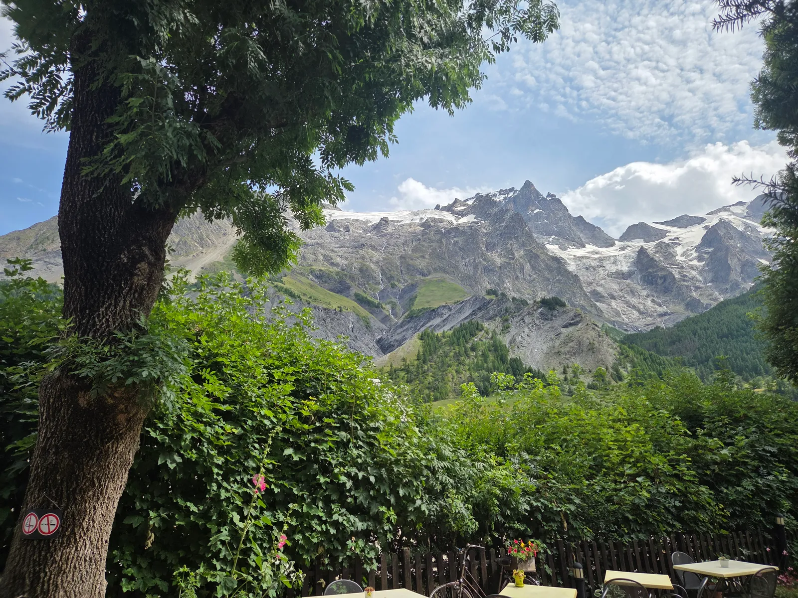 MURS COMMERCIAUX D’HOTEL RESTAURANT LA GRAVE LA MEIJE