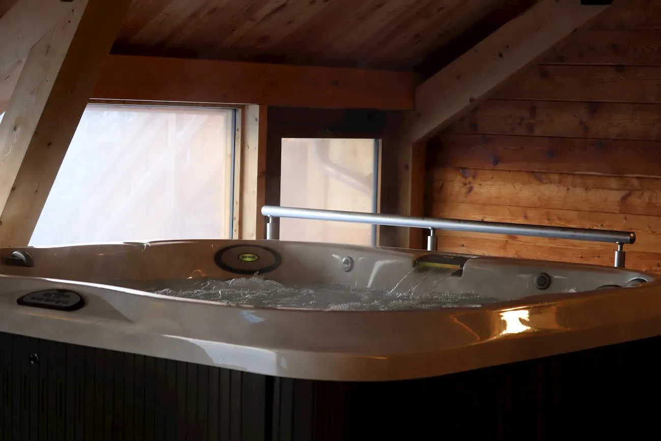 Maison d'Hôtes Luxe 3 Chalets 14 chambres , à Névache 10 hectares de Terrain , vallée classée Hautes-Alpes - 2